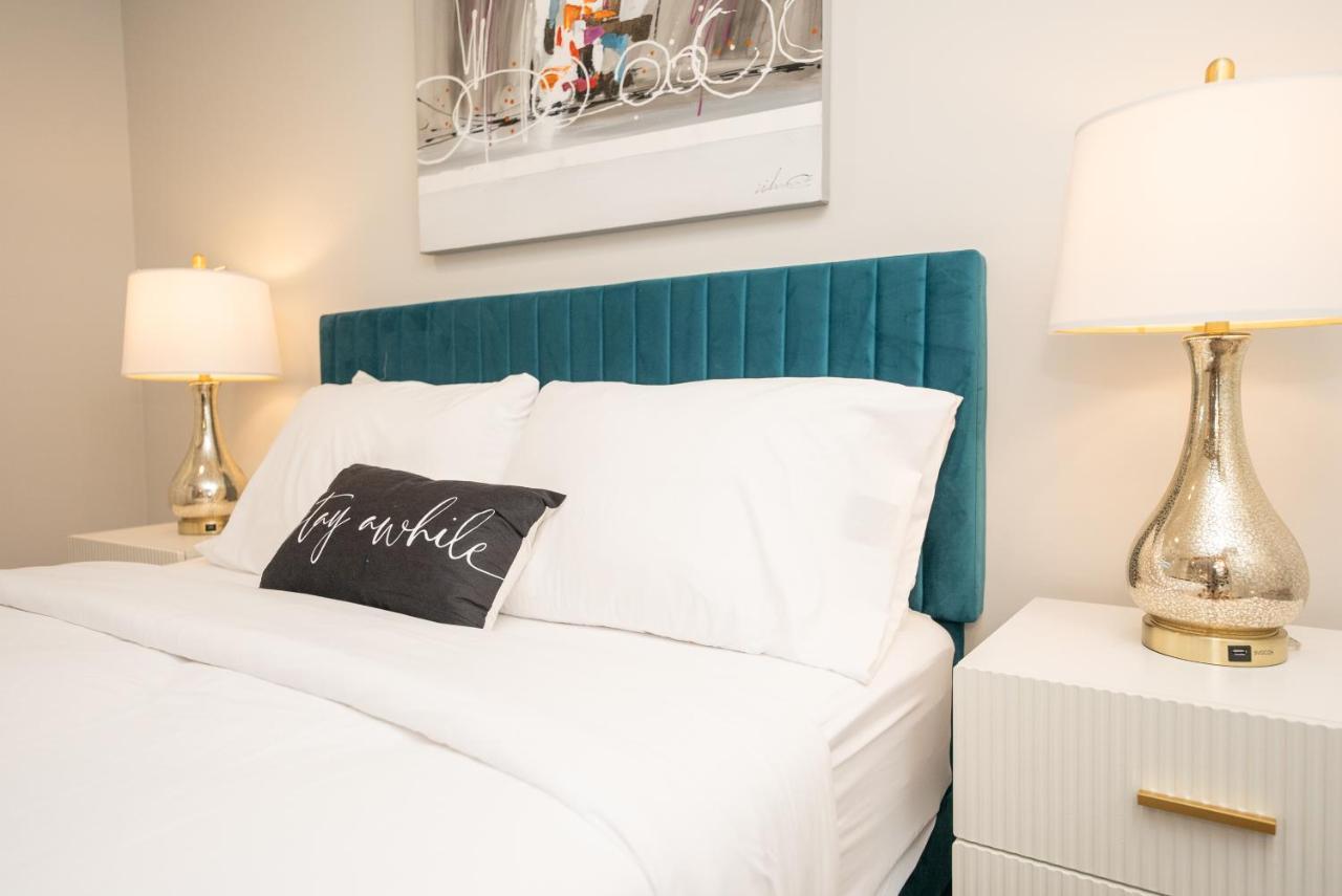 Copperwood Cozy Cellar With Hot Tub Hotel Lethbridge Bagian luar foto